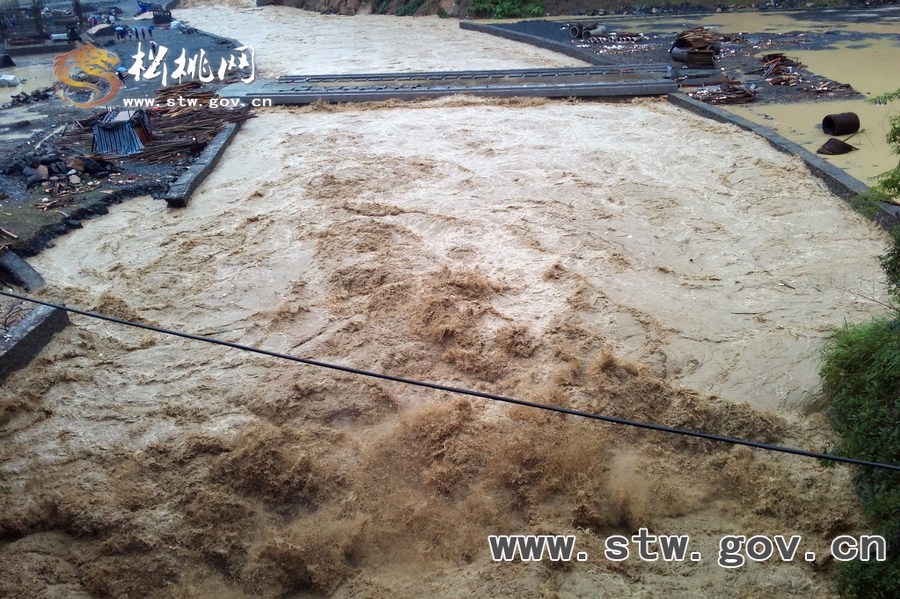 特大暴雨襲擊松桃 搶險救災(zāi)爭分奪秒