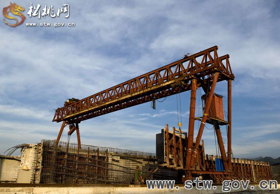 走看苗鄉(xiāng)新變化——松銅高速建設(shè)掠影