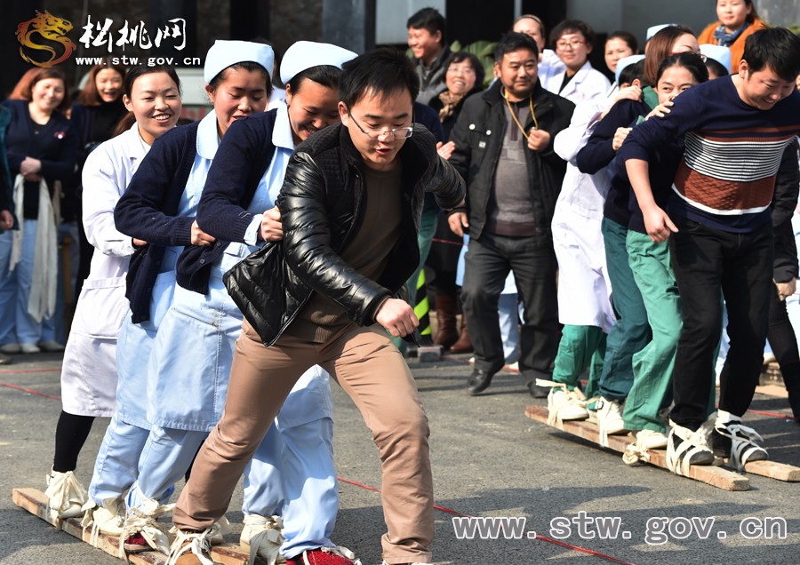 健康過(guò)大年 快樂(lè)在醫(yī)院—縣人民醫(yī)院迎新春系列活動(dòng)之齊步走