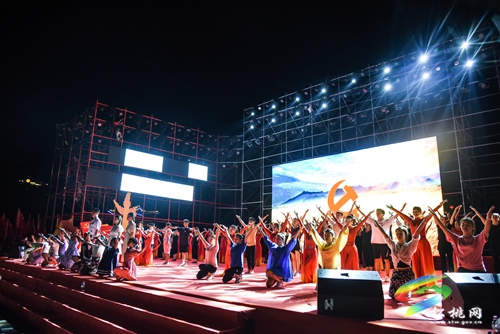 ​松桃“慶祝中國共產(chǎn)黨成立100周年”文藝晚會(huì)正加緊排練