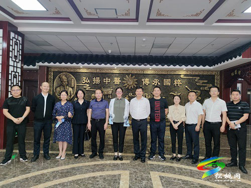 ​廖東梅率隊(duì)赴劍河縣考察學(xué)習(xí)民族醫(yī)藥發(fā)展工作