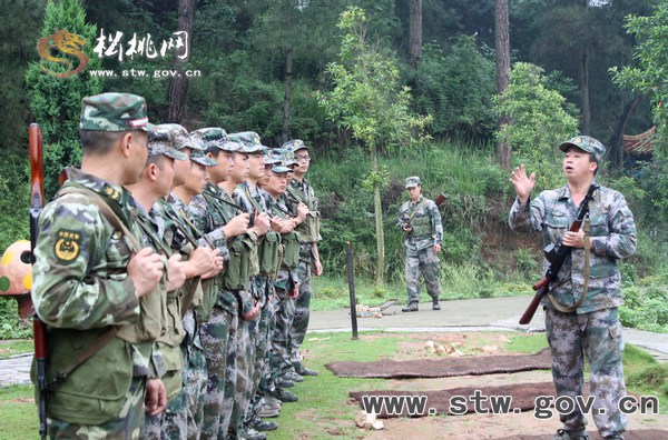 松桃人武部備戰(zhàn)省軍地聯(lián)考聯(lián)評訓(xùn)練掠影