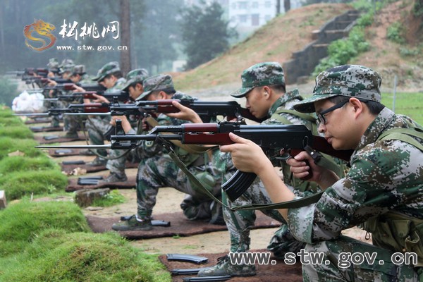 松桃人武部備戰(zhàn)省軍地聯(lián)考聯(lián)評(píng)訓(xùn)練掠影