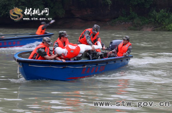 松桃人武部備戰(zhàn)省軍地聯(lián)考聯(lián)評(píng)訓(xùn)練掠影