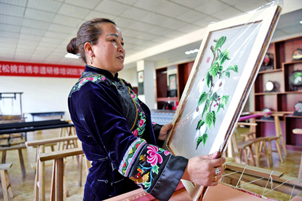 乘勢而上 加快構(gòu)建松桃高質(zhì)量新發(fā)展格局