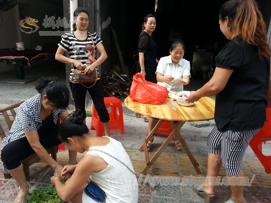 和諧小區(qū)中秋大團(tuán)圓