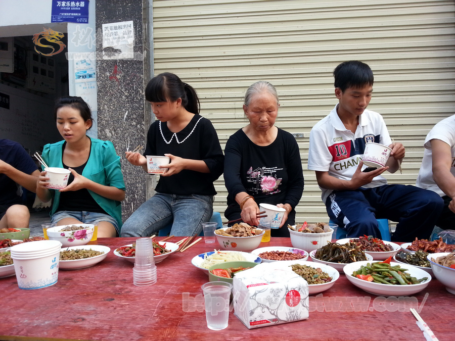 和諧小區(qū)中秋大團(tuán)圓