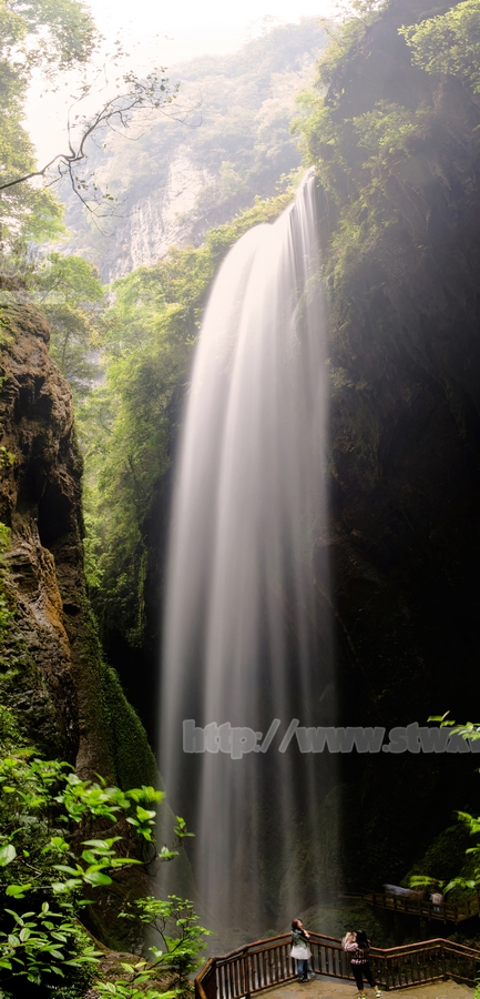武陵山脈地心之旅——龍水峽地縫