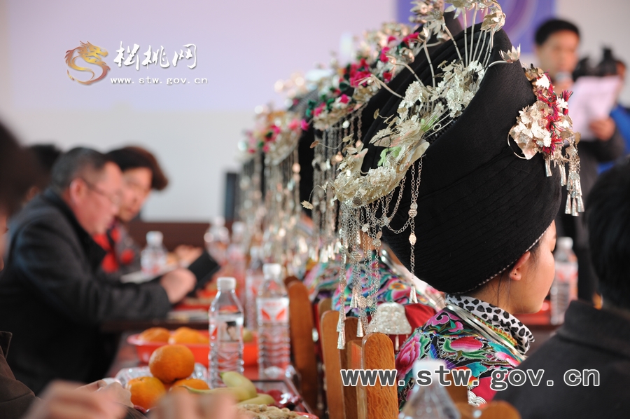 文化現(xiàn)場(chǎng)交流會(huì)上的人物寫(xiě)真