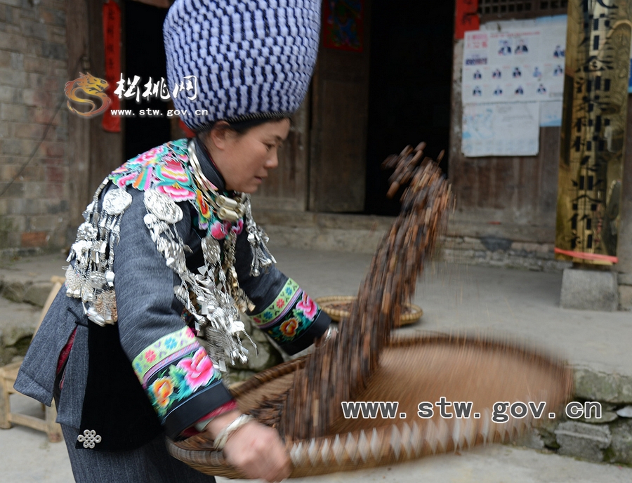 苗家生態(tài)茶油香四方