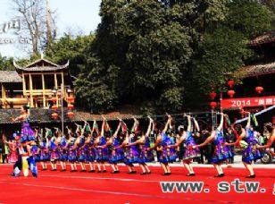“美麗梵凈山·銅仁過(guò)大年”在松桃苗王城啟動(dòng)