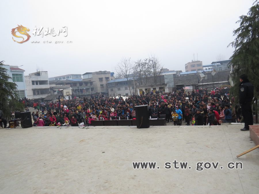 長興堡鎮(zhèn)：2014年迎新春苗歌演唱比賽異彩飛揚(yáng)