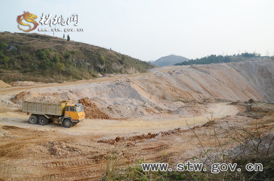 走看苗鄉(xiāng)新變化－－松桃九龍湖景區(qū)建設(shè)三月巡禮