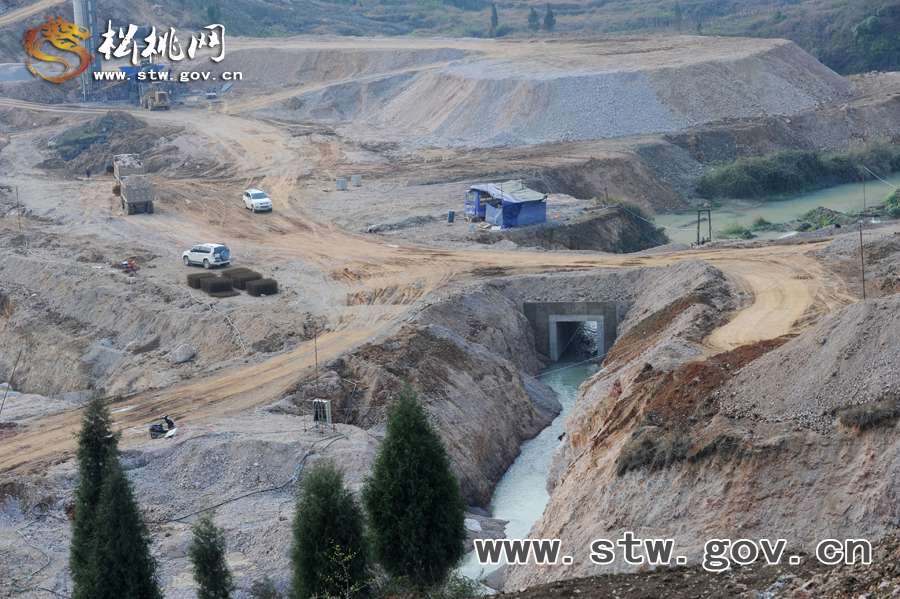 走看苗鄉(xiāng)新變化－－松桃九龍湖景區(qū)建設(shè)三月巡禮