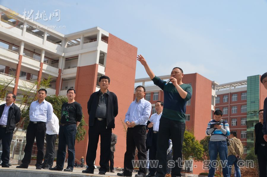 印江考察團(tuán)參觀考察我縣城鎮(zhèn)化、工業(yè)化建設(shè)