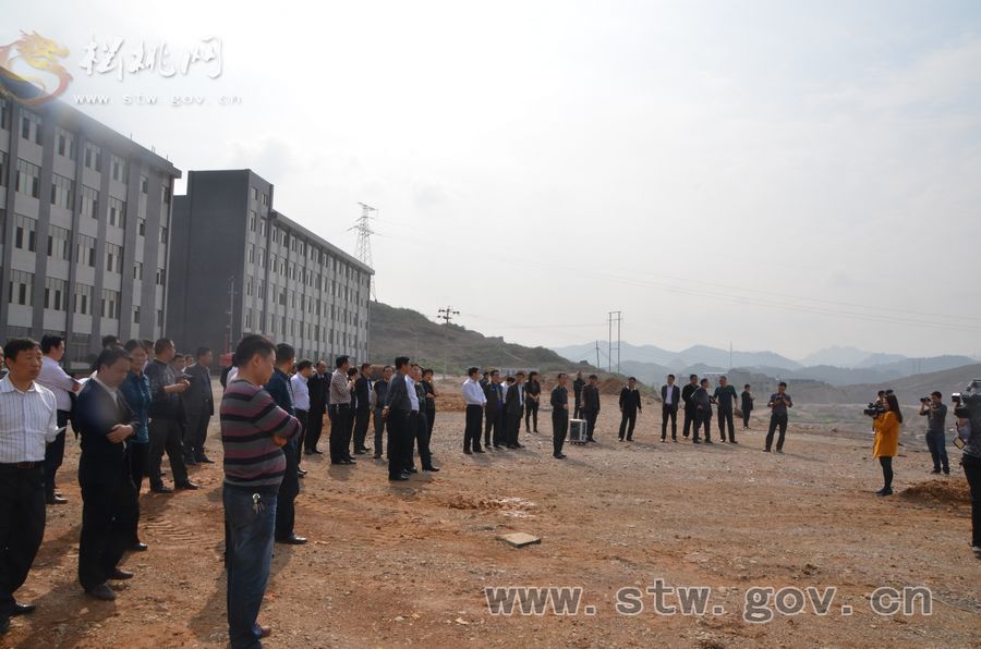 印江考察團參觀考察我縣城鎮(zhèn)化、工業(yè)化建設