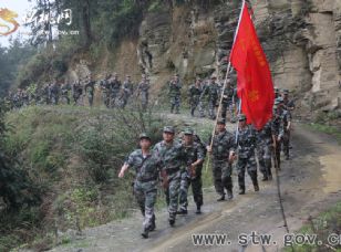 追尋紅軍足跡 傳承革命精神——松桃人民武裝部重走長征路