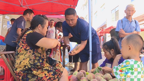 群眾趕集學(xué)防火 消防知識入民心