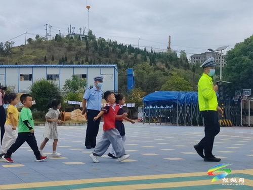 “開學(xué)第一課”交通安全進(jìn)校園