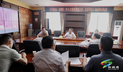 龍群躍“零距離”接訪 傾聽民聲解民憂