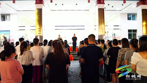 逆疫而上 星夜馳援——松桃援貴陽(yáng)醫(yī)療隊(duì)集結(jié)出征