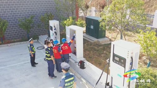 松桃：高速充電樁 為綠色出行備足“電”