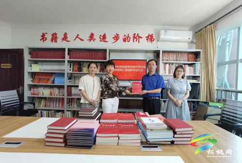 建設(shè)黔東一流縣級黨史研究室邁新步--2022年松桃黨史工作綜述