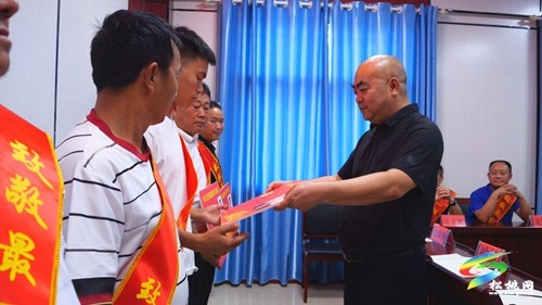 松桃舉行2022年“八一”建軍節(jié)座談會暨優(yōu)待證發(fā)放儀式