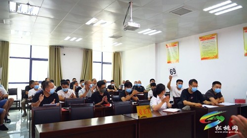 松桃：報(bào)廢電解錳生產(chǎn)設(shè)備陰陽極板拍賣會(huì)成功落錘