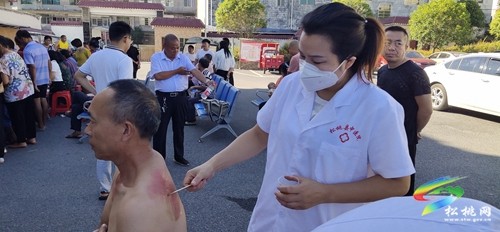 松桃：服務(wù)送上門 百姓感黨恩