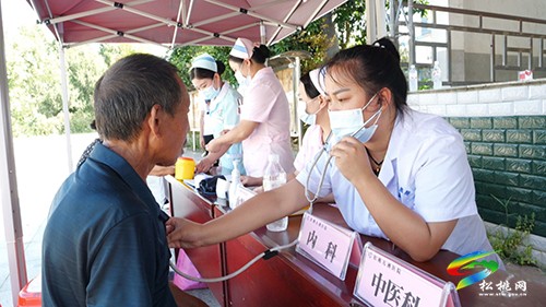 松桃：萬(wàn)醫(yī)下基層 健康進(jìn)家門(mén)
