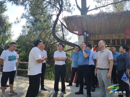 貴州省財(cái)政銜接推進(jìn)鄉(xiāng)村振興補(bǔ)助資金使用管理工作督導(dǎo)調(diào)研組到松桃調(diào)研