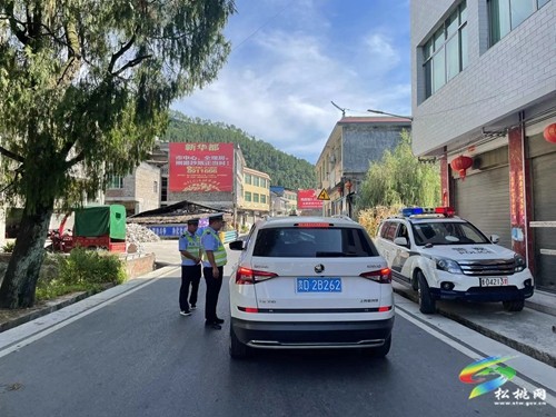 普覺鎮(zhèn)趕集日開展道路交通路檢路查工作