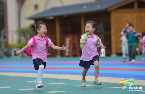 松桃實(shí)驗(yàn)幼兒園:開(kāi)學(xué)真暖心