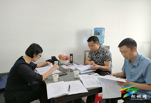 廖東梅到縣衛(wèi)生健康局、縣教育局等地督導疫情防控工作