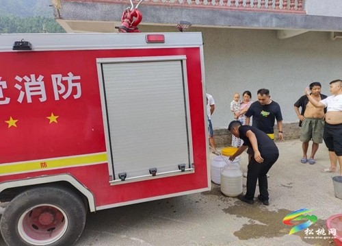普覺鎮(zhèn)：消防送水解民憂，持續(xù)抗旱保民生
