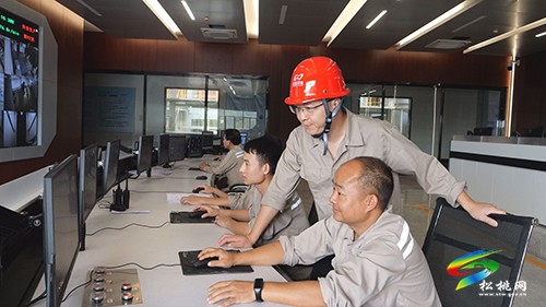 松桃：假期不打烊項目建設(shè)忙