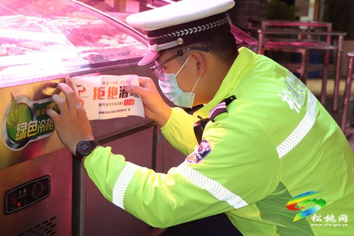 松桃公安局交警大隊開展交通安全宣傳活動