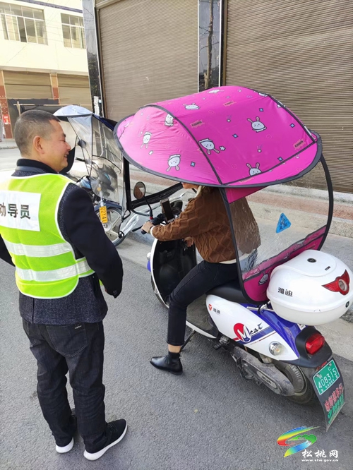 普覺鎮(zhèn)：普覺社區(qū)扎實(shí)開展道路交通安全勸導(dǎo)工作