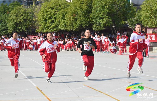 松桃第一完小舉行2022年冬季文化體育藝術(shù)節(jié)