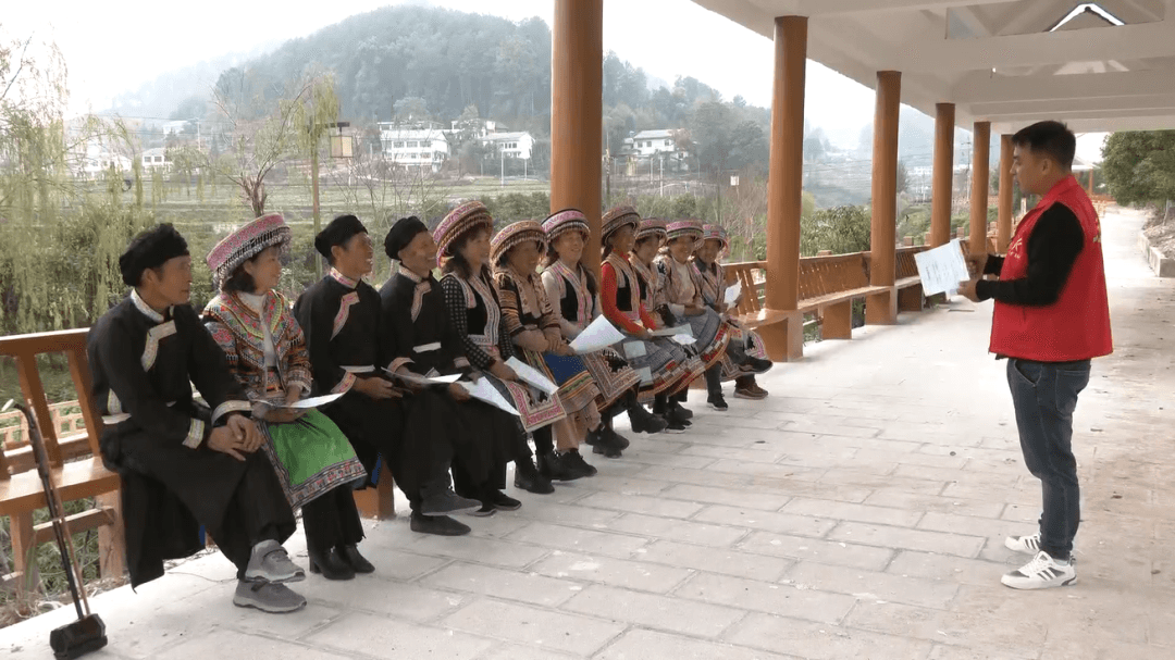 新時(shí)代 新征程 新偉業(yè)｜息烽縣鹿窩村：“花燈宣講” 讓黨的二十大精神“飛入尋常百姓家”