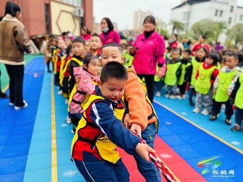 松桃實驗幼兒園舉行第三十一屆運動會
