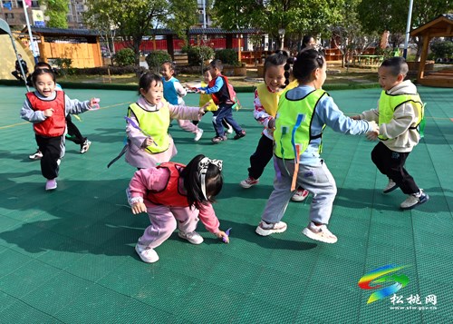 松桃：趣味游戲　樂享童年