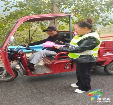 普覺鎮(zhèn)積極開展冬季交通安全宣傳勸導(dǎo)工作