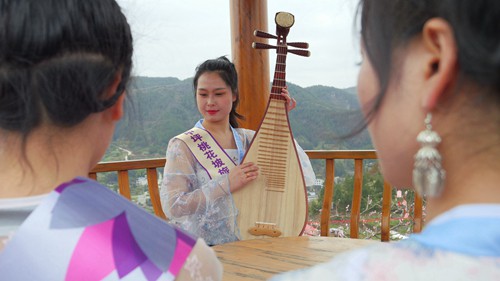 【多彩貴州?花漾中國】松桃：千畝桃花開 萬人赴盛宴