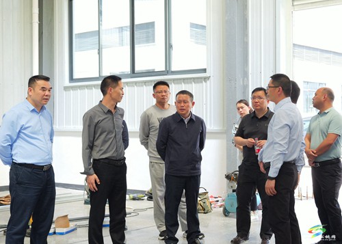 龍群躍帶隊調(diào)研村級集體經(jīng)濟發(fā)展及“組團式”幫扶工作