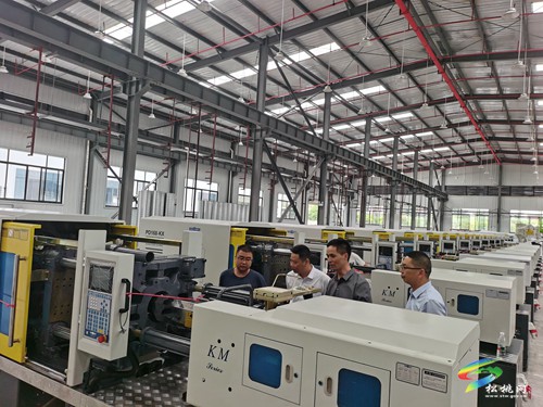貴州松桃：車間建村頭 致富有奔頭