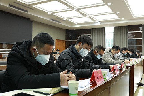 松桃苗族自治縣縣長與政協(xié)委員座談會召開