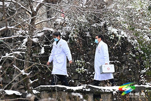 松桃：雪中送健康