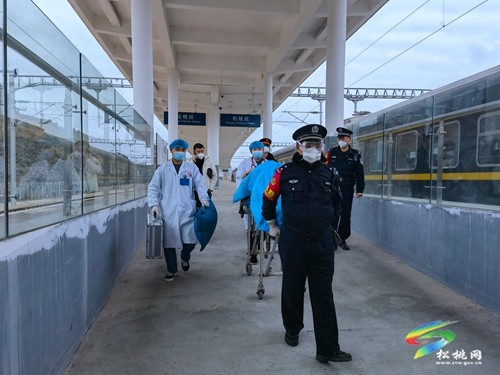 旅客突發(fā)疾病 列車緊急停站救治